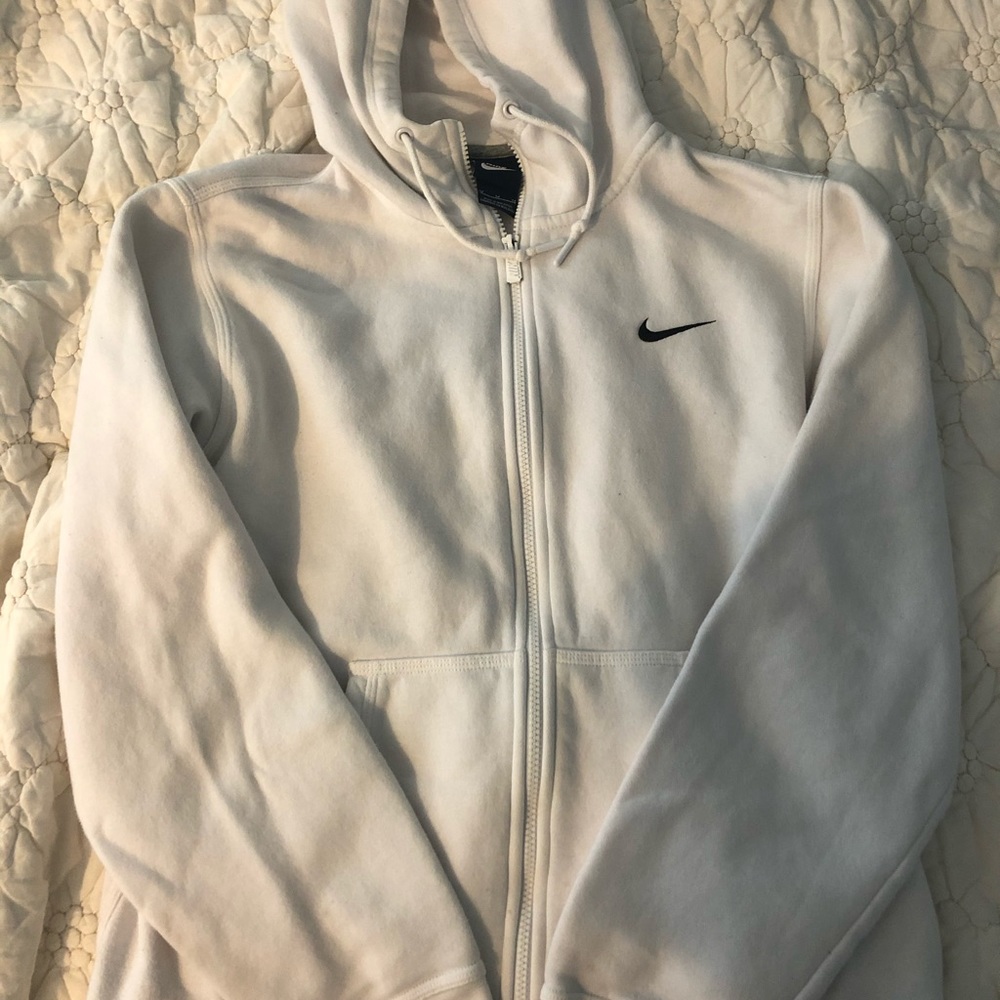 White zip up nike sweatshirt